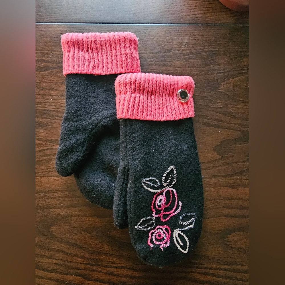 🩷 Wool mittens, handmade by a Cape Breton Artisan 🩷